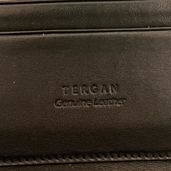 Elegant design and so classic wallet 🖤 - Picture 8 of 8